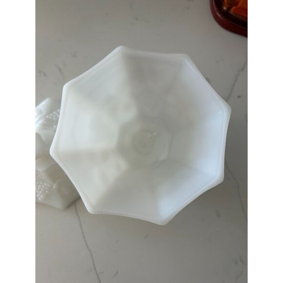 Vintage Anchor Hocking Milk Glass Candy Dish with Lid - Picture 7 of 10